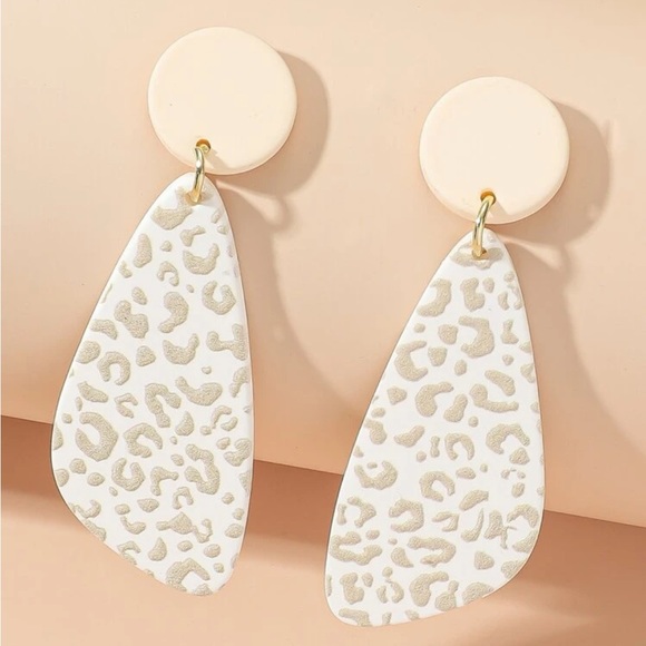Jewelry - Ivory and White Leopard Pattern Geometric Clay Drop Earrings